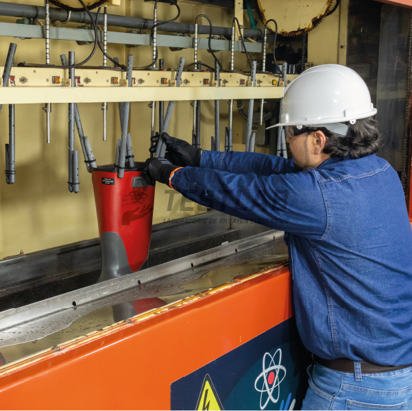 Ensayo de botas dieléctricas